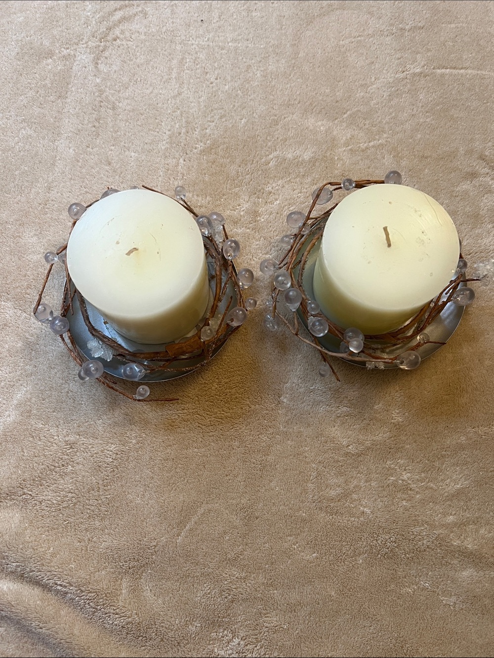 Pillar Candle Set with Frosted Bead Garland - Unbranded - Cream
